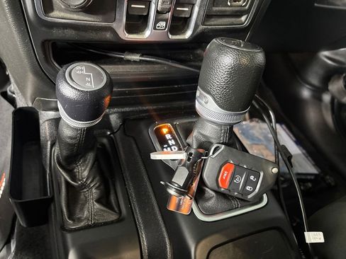 Used 2021 Jeep Gladiator Mojave AWD/4WD image 17