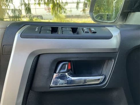 Used 2016 Toyota 4Runner SR5 Premium image 14