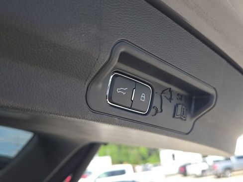 Used 2025 Ford Explorer Platinum w/ Ultimate Package RWD image 12