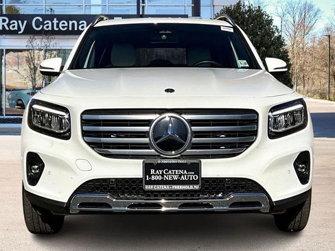 Used 2025 Mercedes-Benz GLB 250 4MATIC image 3