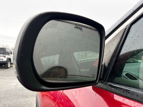 Used 2017 Jeep Compass Limited image 12