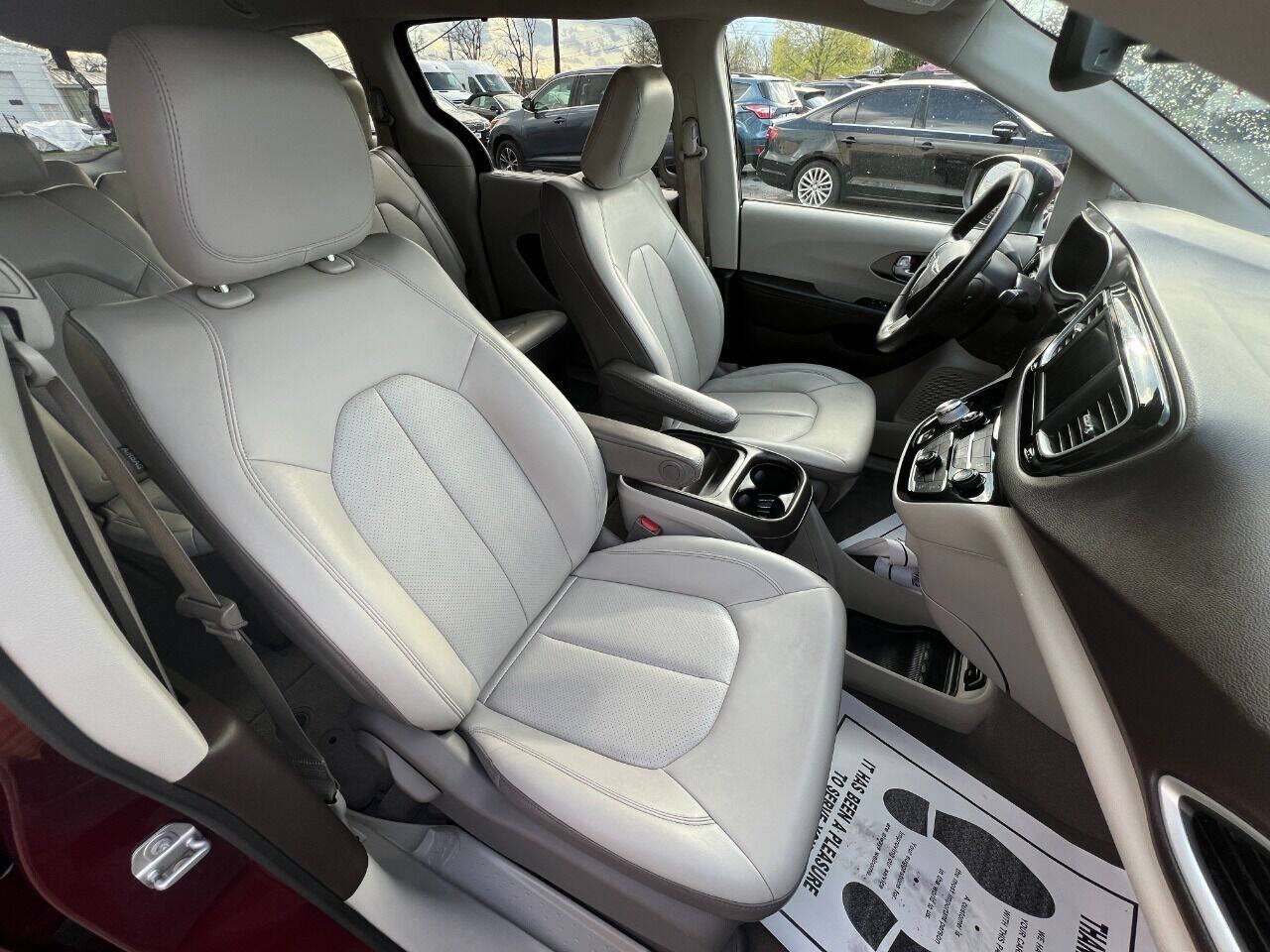 Used 2021 Chrysler Voyager Lxi FWD image 29