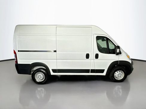 Used 2024 RAM ProMaster 2500 w/ Convenience Group FWD image 8