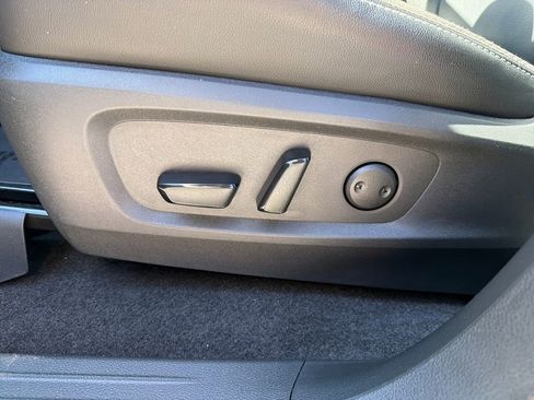 Used 2022 Nissan Pathfinder SL image 15