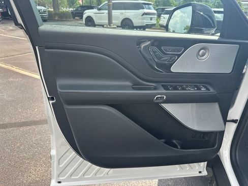 New 2026 Lincoln Aviator Reserve AWD/4WD image 11