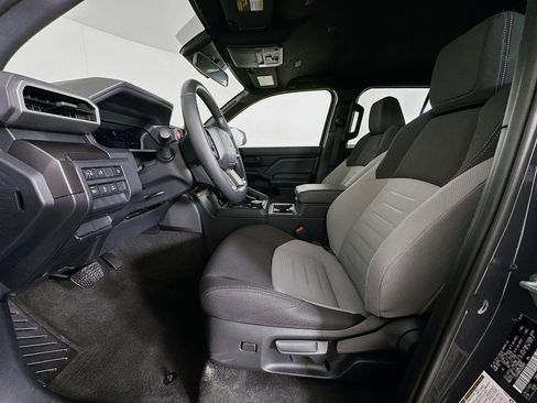 Used 2025 Toyota 4Runner TRD Off-Road image 31