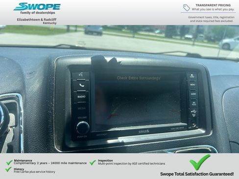 Used 2013 Chrysler Town & Country Touring FWD image 21