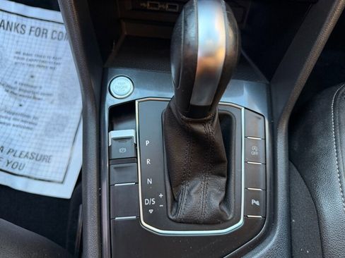 Used 2020 Volkswagen Tiguan SEL image 16