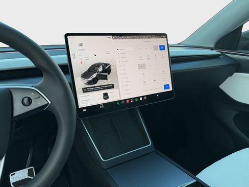 Used 2026 Tesla Model Y Long Range AWD/4WD image 17