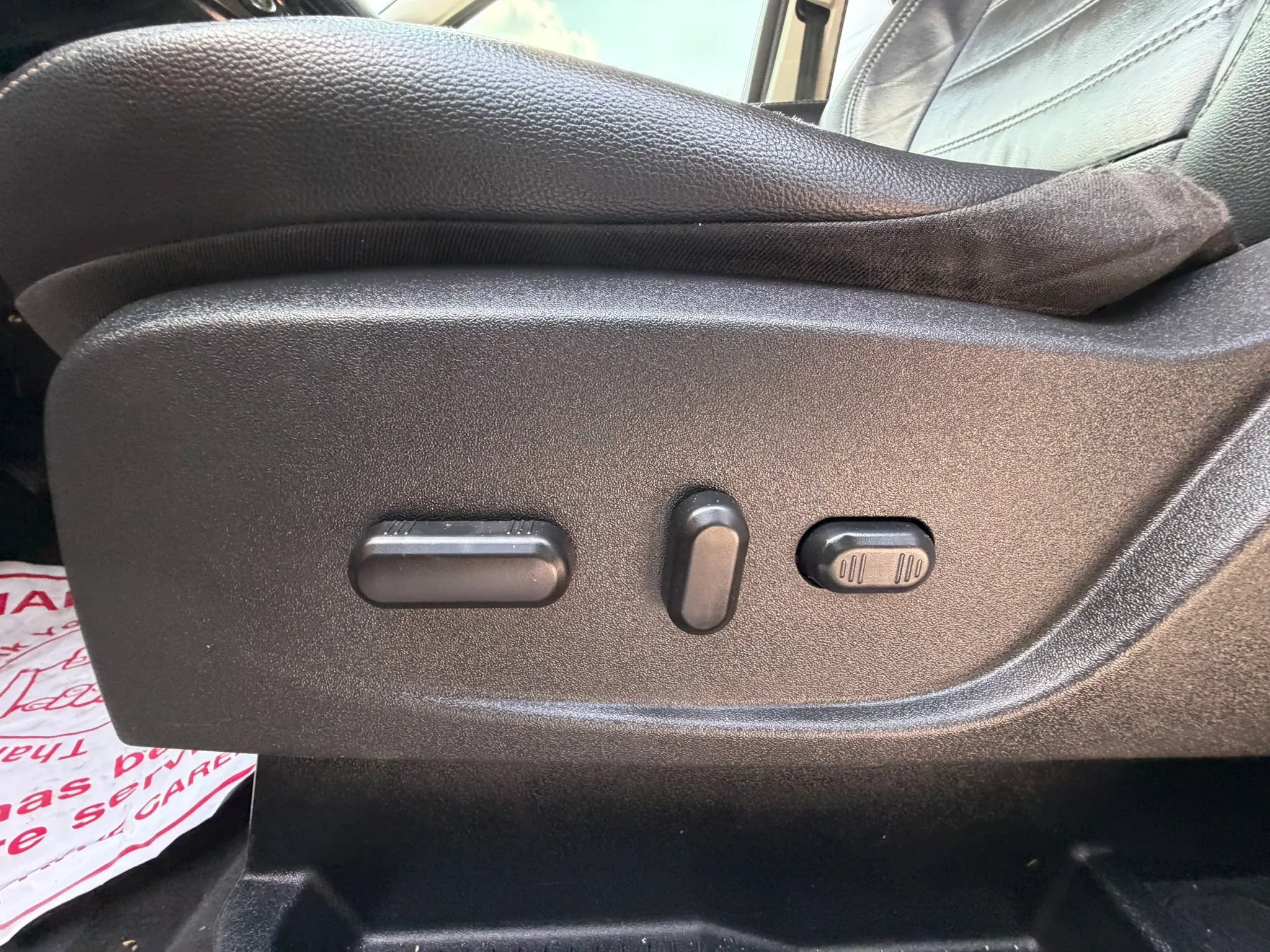 Used 2017 Ford Escape Titanium FWD image 14