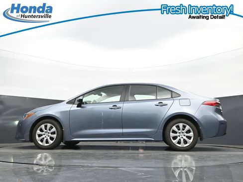 Used 2025 Toyota Corolla LE FWD image 31