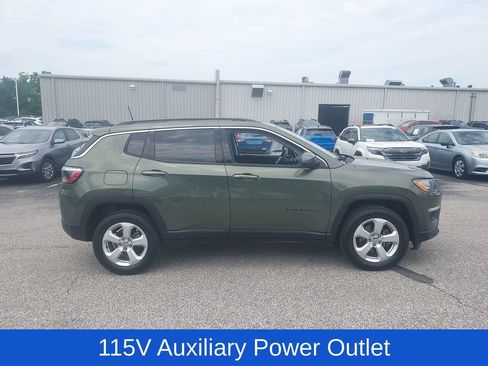 Used 2021 Jeep Compass Latitude w/ Convenience Group AWD/4WD image 8