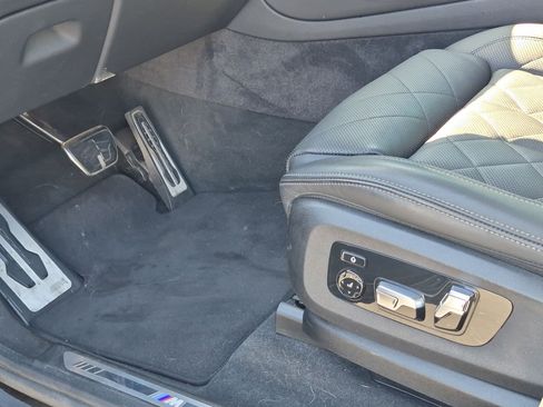 Used 2024 BMW X5 xDrive40i w/ M Sport Package AWD/4WD image 17