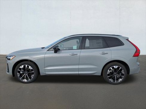 New 2026 Volvo XC60 B5 Plus w/ Climate Package PRO image 3