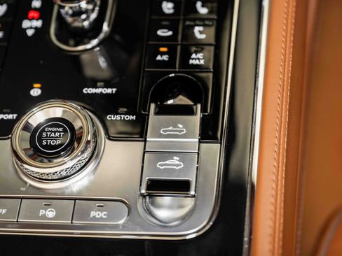 Used 2020 Bentley Continental GT image 29