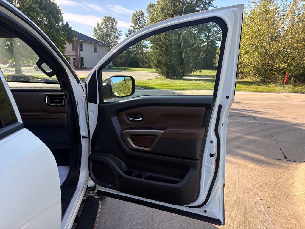 Used 2023 Nissan Titan Platinum Reserve w/ Moonroof Package AWD/4WD image 33