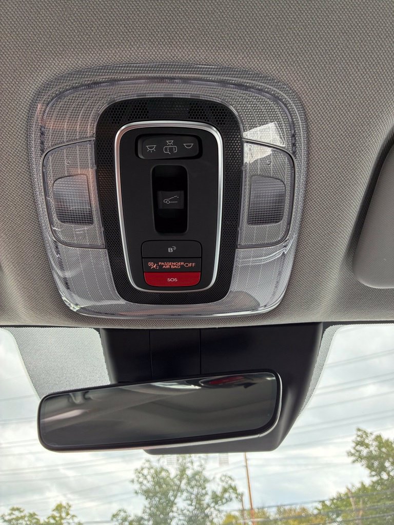 Certified 2025 Hyundai Elantra Limited FWD image 43