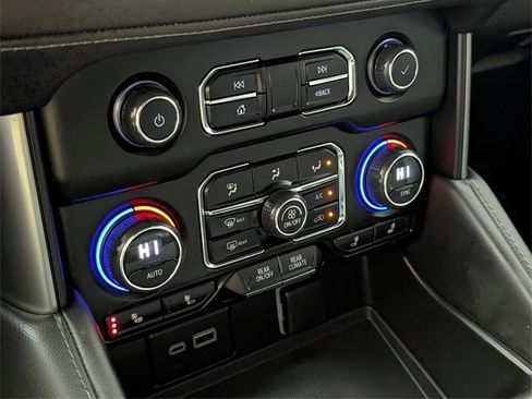 Used 2023 Chevrolet Suburban Z71 w/ Z71 Off-Road Package image 34