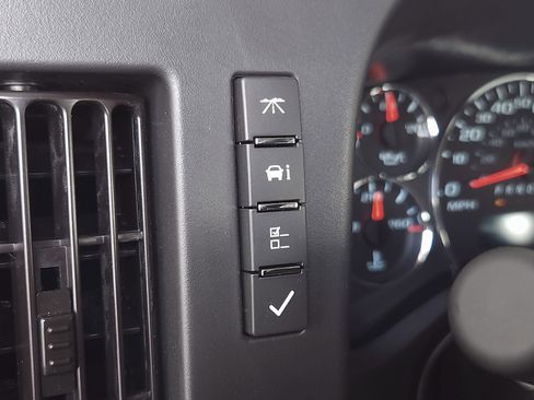 Used 2025 GMC Savana 2500 w/ Driver Convenience Package image 20