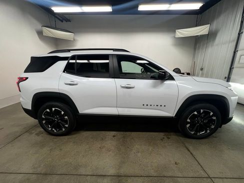 New 2026 Chevrolet Equinox RS w/ Convenience Package III AWD/4WD image 2