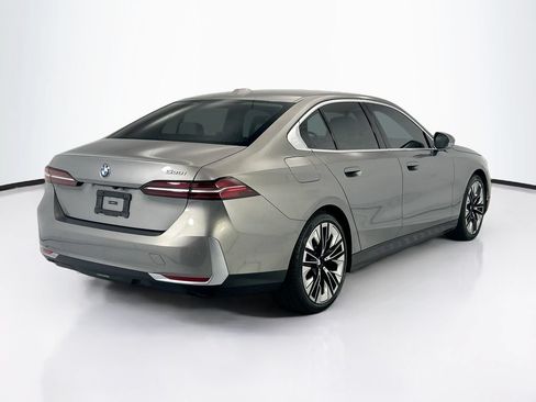 Used 2025 BMW 530i w/ Premium Package RWD image 7
