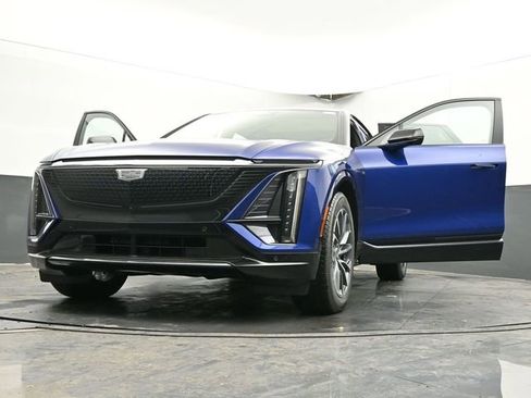 New 2025 Cadillac Lyriq Sport image 66