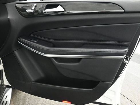 Used 2018 Mercedes-Benz GLS 550 4MATIC w/ Driver Assistance Package image 23