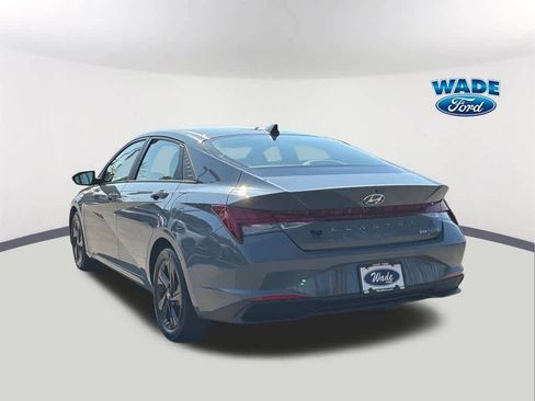 Used 2022 Hyundai Elantra Blue image 7