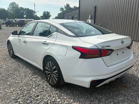 Used 2025 Nissan Altima 2.5 SV FWD image 7