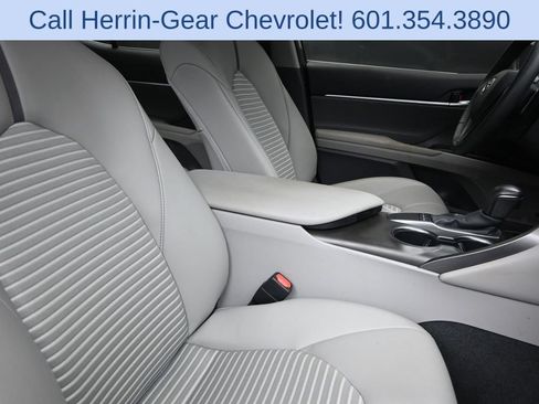 Used 2023 Toyota Camry SE w/ Convenience Package FWD image 20