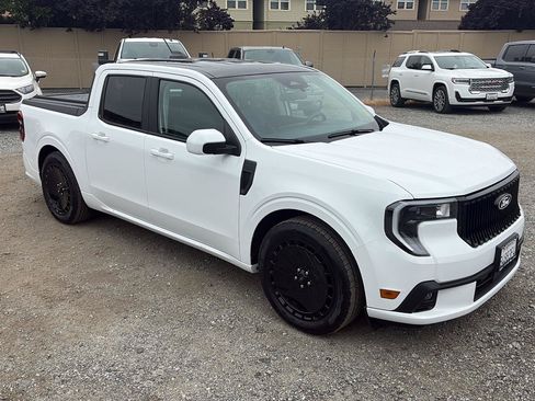 Used 2025 Ford Maverick Lobo AWD/4WD image 9