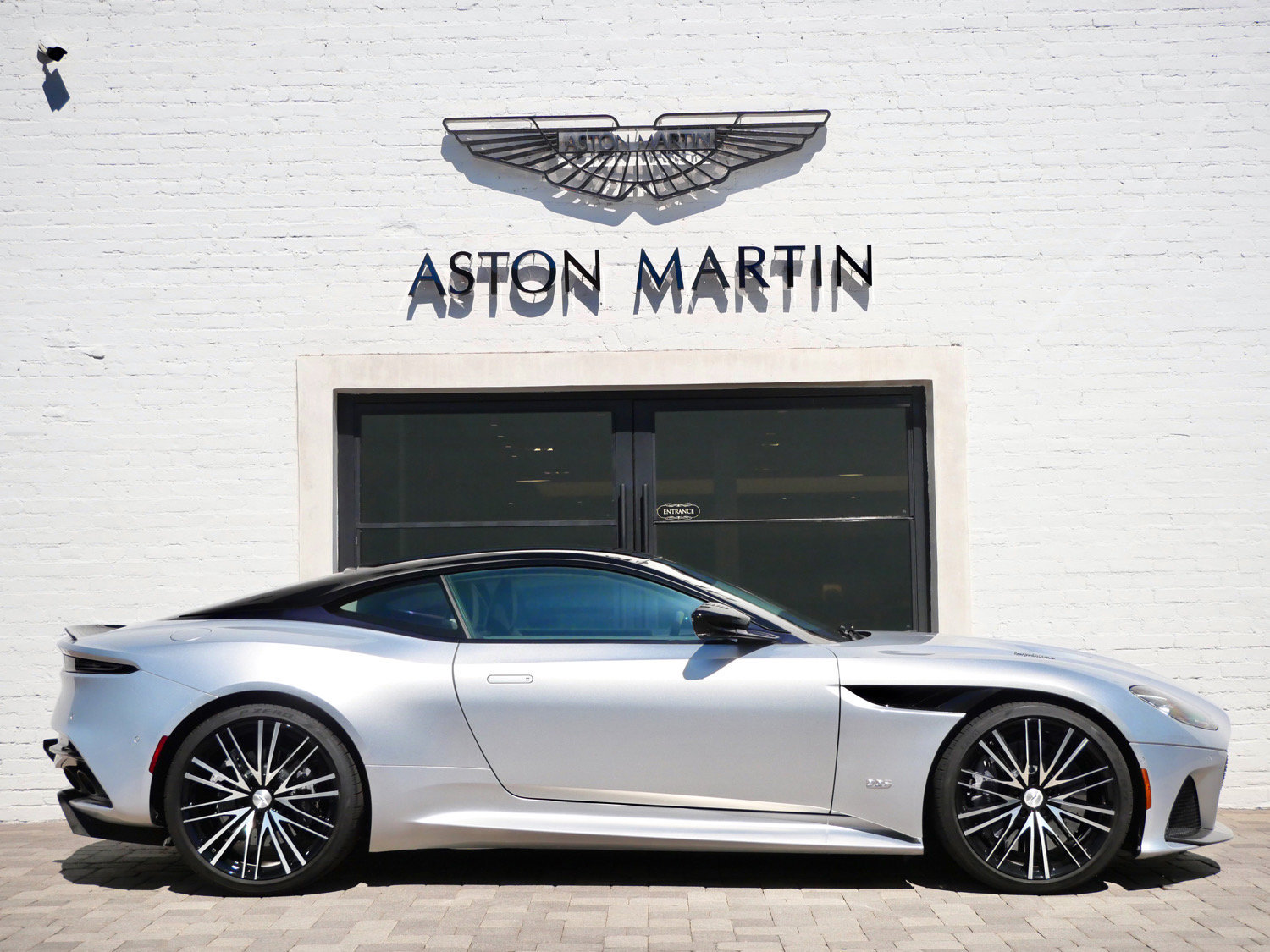 Used 2021 Aston Martin DBS Superleggera RWD image 15