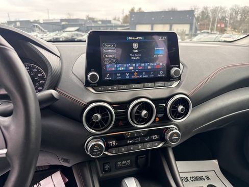 Used 2025 Nissan Sentra SR w/ SR Premium Package image 18