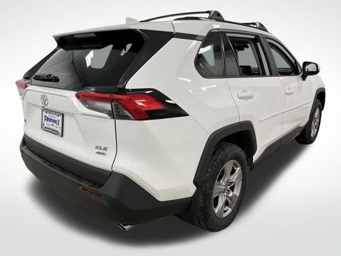 Used 2022 Toyota RAV4 XLE w/ Convenience Package AWD/4WD image 5