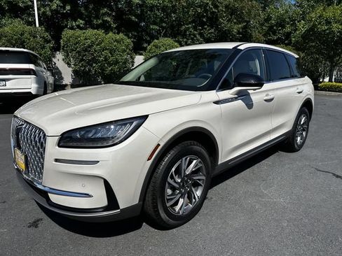 Certified 2024 Lincoln Corsair AWD w/ Equipment Group 101A image 9