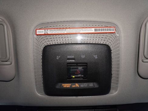 Certified 2025 Toyota Prius XLE image 18