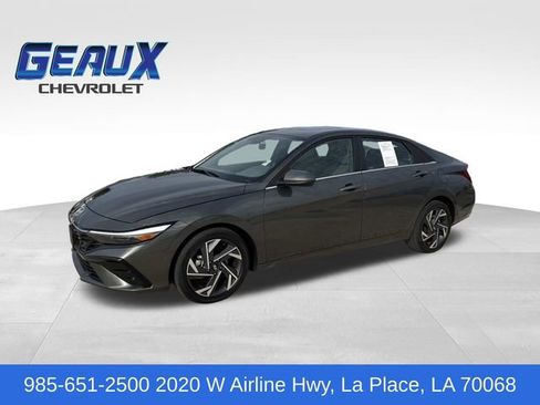 Used 2025 Hyundai Elantra SEL FWD image 1