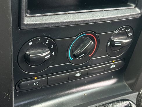 Used 2007 Ford Mustang Coupe image 16