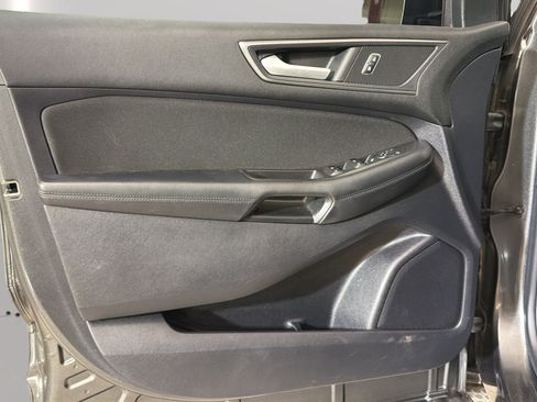 Used 2019 Ford Edge SE FWD image 20