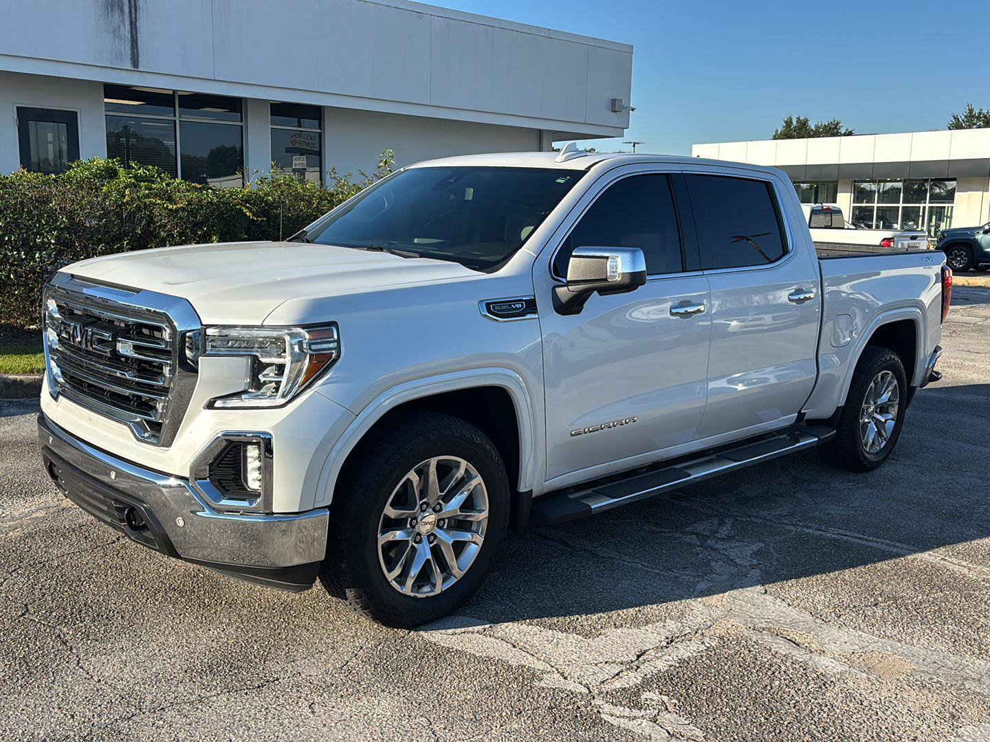Used 2021 GMC Sierra 1500 SLT w/ SLT Premium Plus Package AWD/4WD image 3