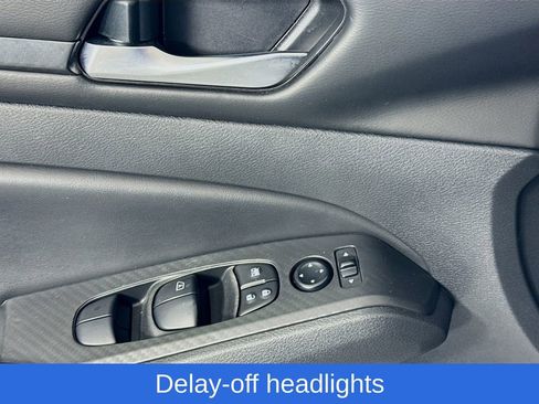 Used 2024 Nissan Altima 2.5 SV image 23