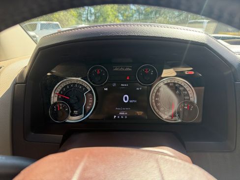 Used 2016 RAM 1500 Laramie w/ Convenience Group image 20