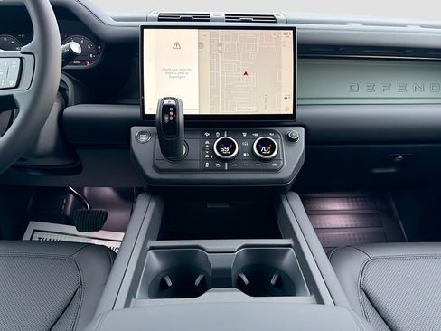 New 2026 Land Rover Defender 110 Trophy Edition AWD/4WD image 18