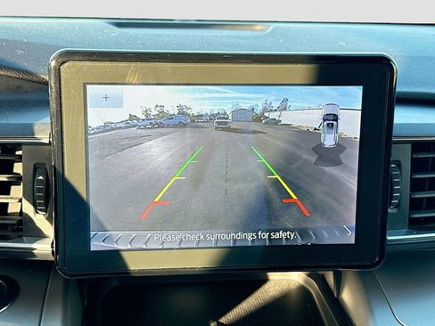 Used 2022 Ford Explorer XLT w/ Equipment Group 202A image 31