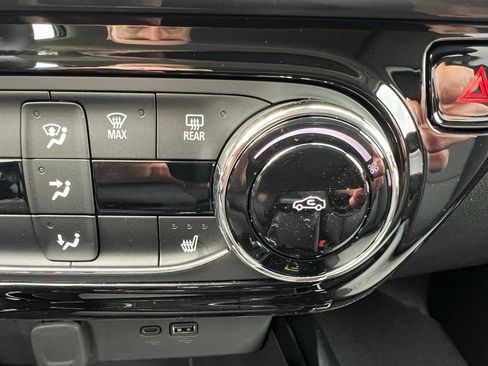 New 2026 Chevrolet Trax LT w/ LT Convenience Package FWD image 33