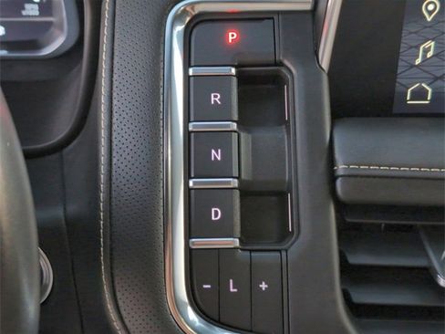 Certified 2023 GMC Yukon XL SLT image 15