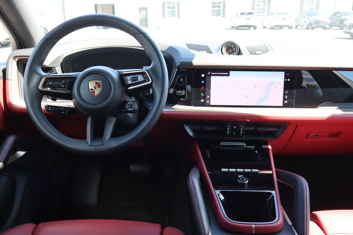 Used 2025 Porsche Cayenne E-Hybrid AWD/4WD image 13