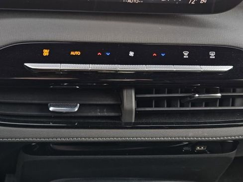 Used 2025 Buick Enclave Sport Touring image 18