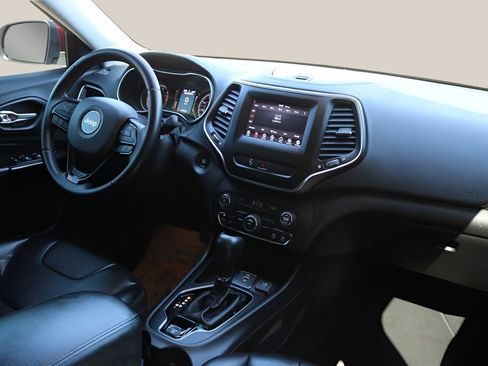Used 2020 Jeep Cherokee Latitude Plus FWD image 16