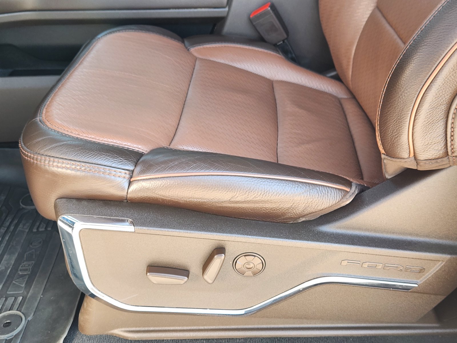 Used 2024 Ford F250 King Ranch w/ Chrome Package AWD/4WD image 29